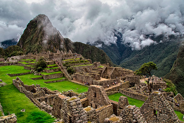 visit machu picchu